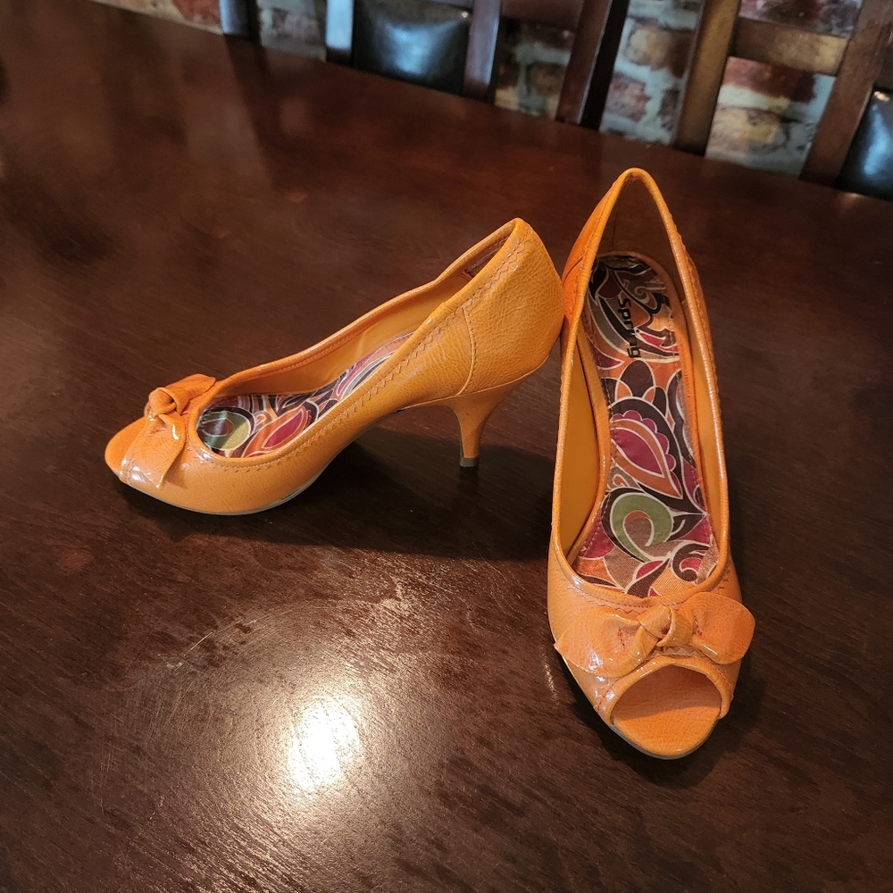 Shoes - Picture 4 of 9